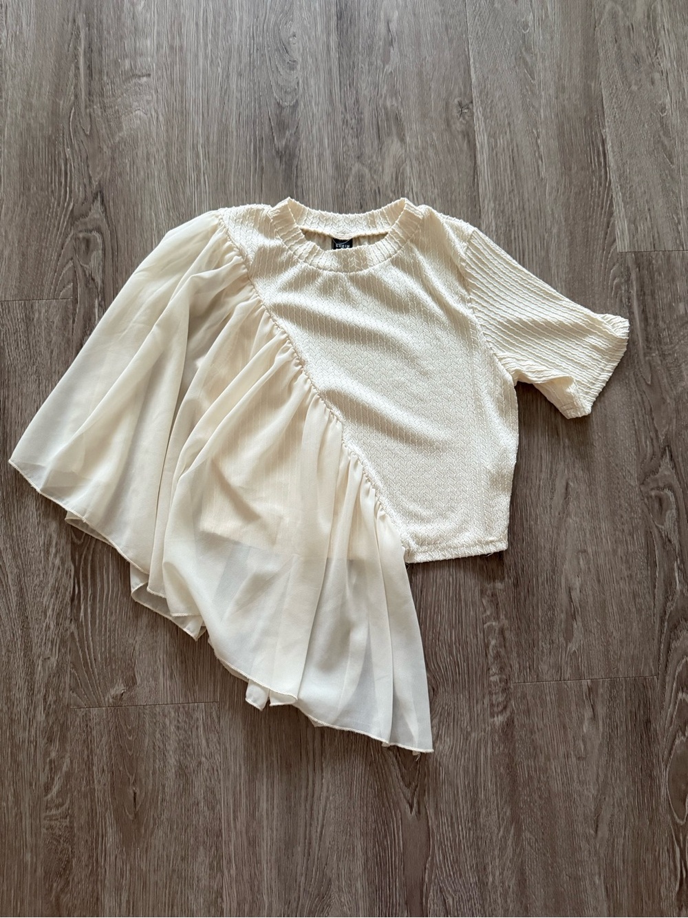 SHEIN Asymmetric Ruffle Crop Top